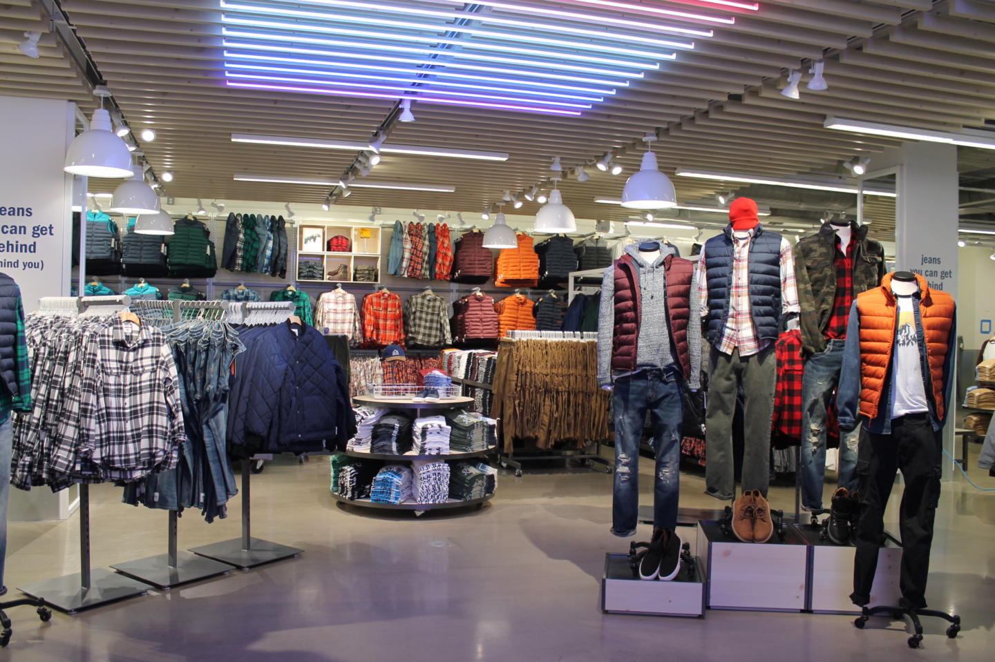 Old Navy Times Square | Our Work - Retail Flagship | Morgan Li